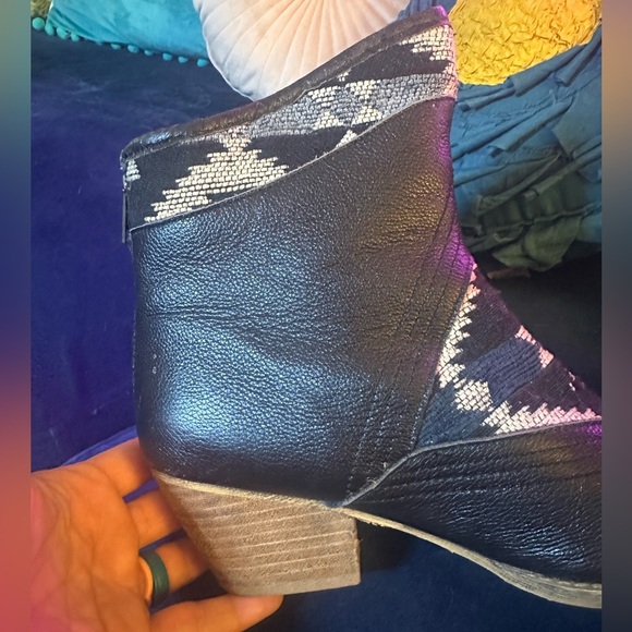 SBICCA Women’s Black Aztec Booties sz 8 - Picture 5 of 8